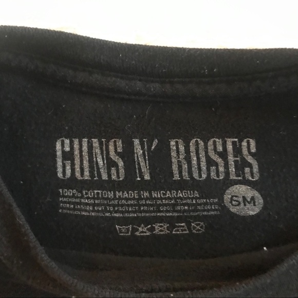 Men’s size small - Picture 2 of 2